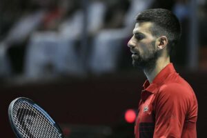 Djokovic serio in campo