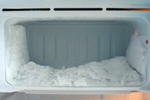 ghiacco eccessivo freezer